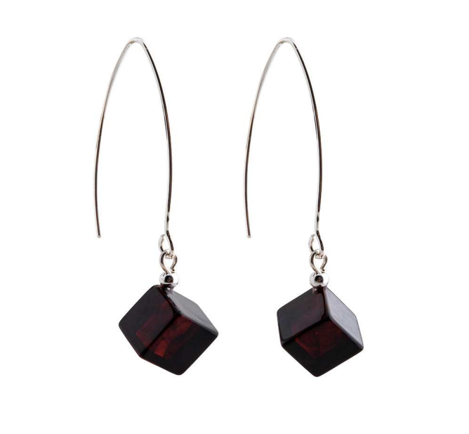 Elegant hanging 925 silver earrings with cherry cube Baltic amber 10 mm