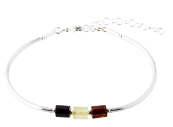 A subtle bracelet with amber