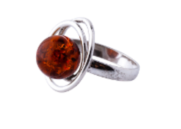 The elegant silver ring with cognac amber